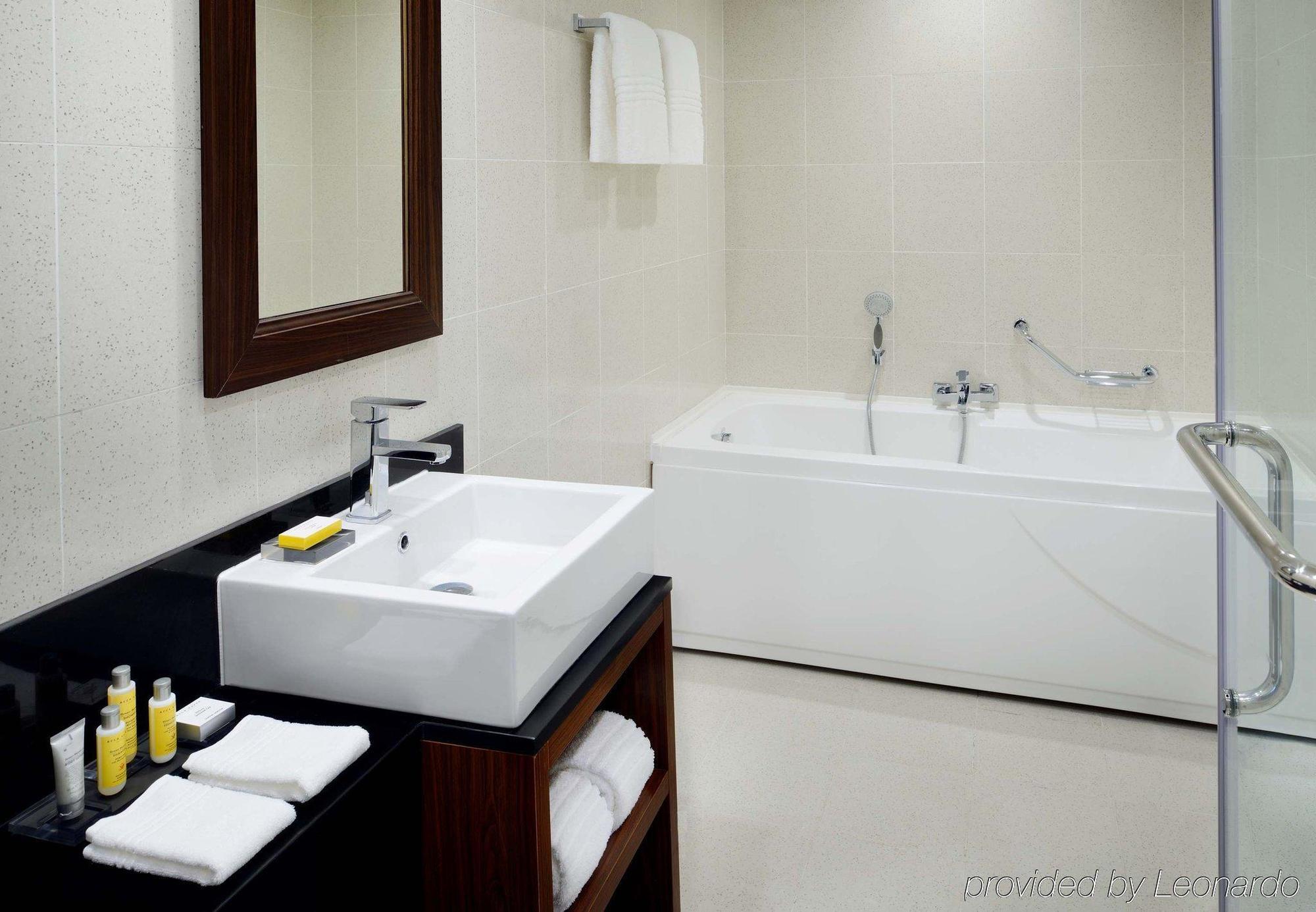 Marriott Executive Apartments Аддис-Абеба Экстерьер фото